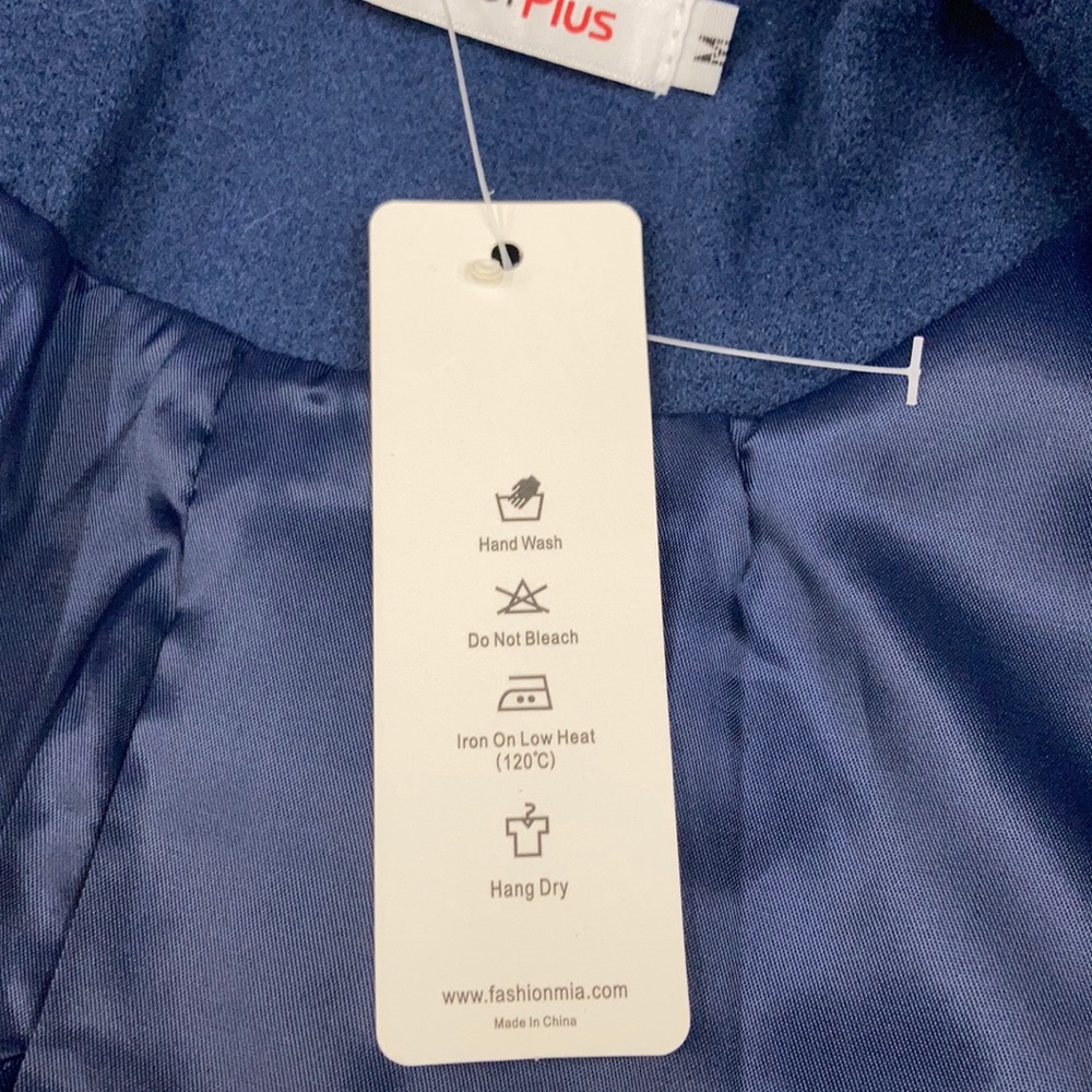 BNWT Deep Blue Peacoat W/ Side Pockets - Picture 6 of 6